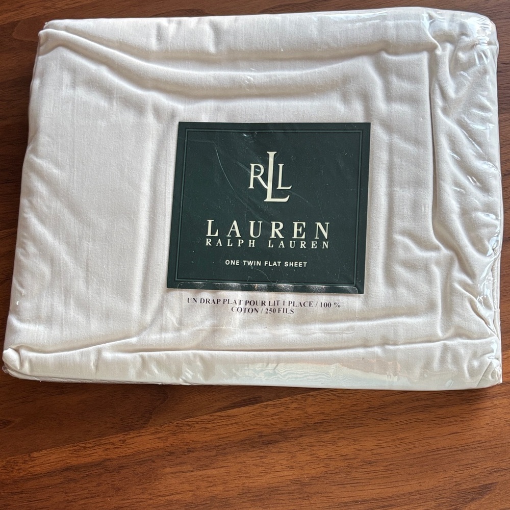 RALPH LAUREN Cream Twin Flat Sheet 100% cotton 260 threads per sq inch. NWT